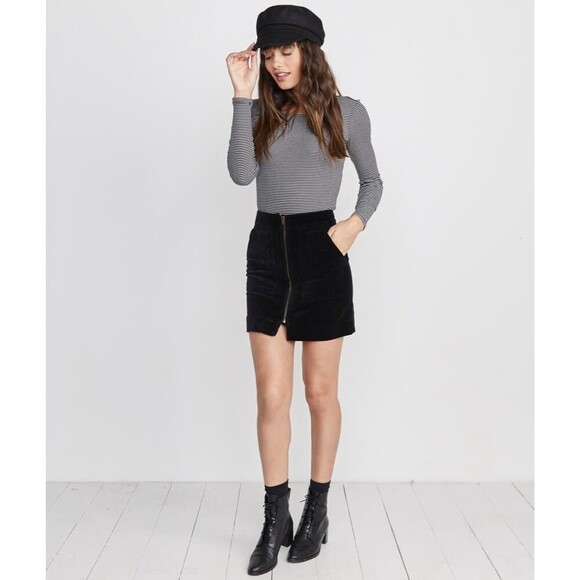 Marine Layer Mallory Mini Skirt Women’s Size 12 Velvetine Night Out Pockets - Picture 1 of 10